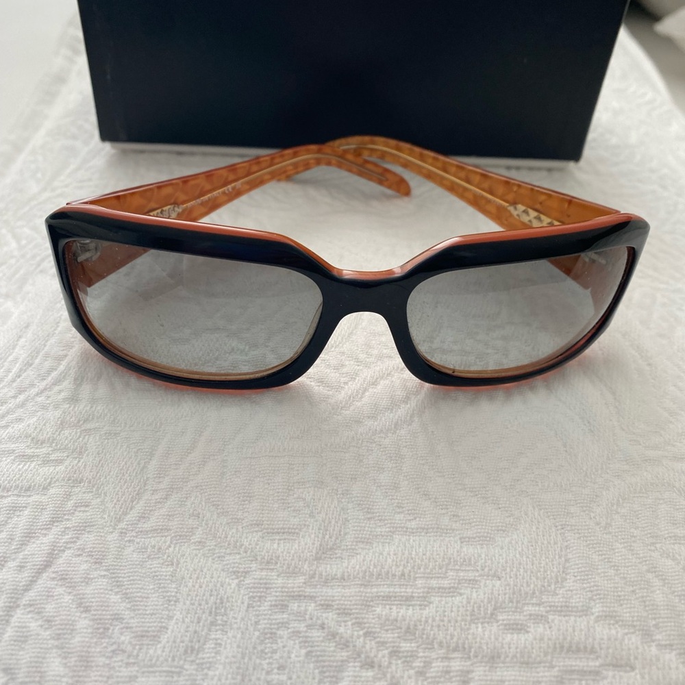 CHANEL Black Sunglasses - Picture 5 of 8